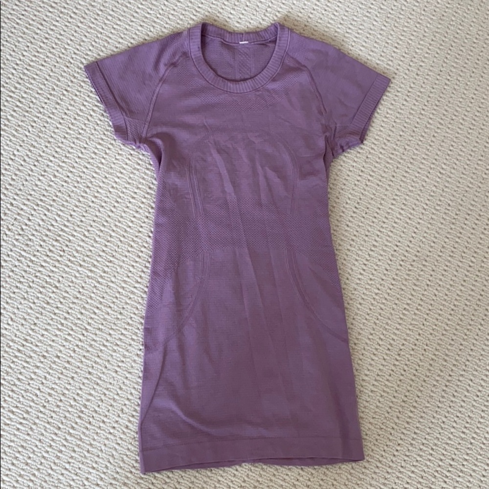 LULULEMON size 2 purple athletic top